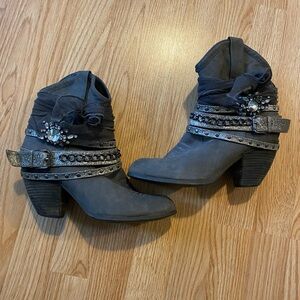 Stylish Gray Ankle Boots with Embellishments